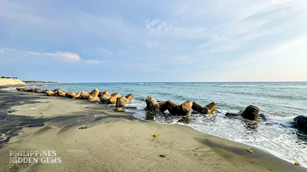 Jackstone-shaped concrete breakwaters by the sea in Vigan, Ilocos Sur, Philippines.
