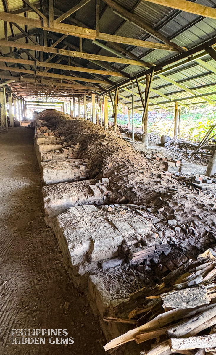 The exterior of a pottery kiln that looks like a dragon's back.